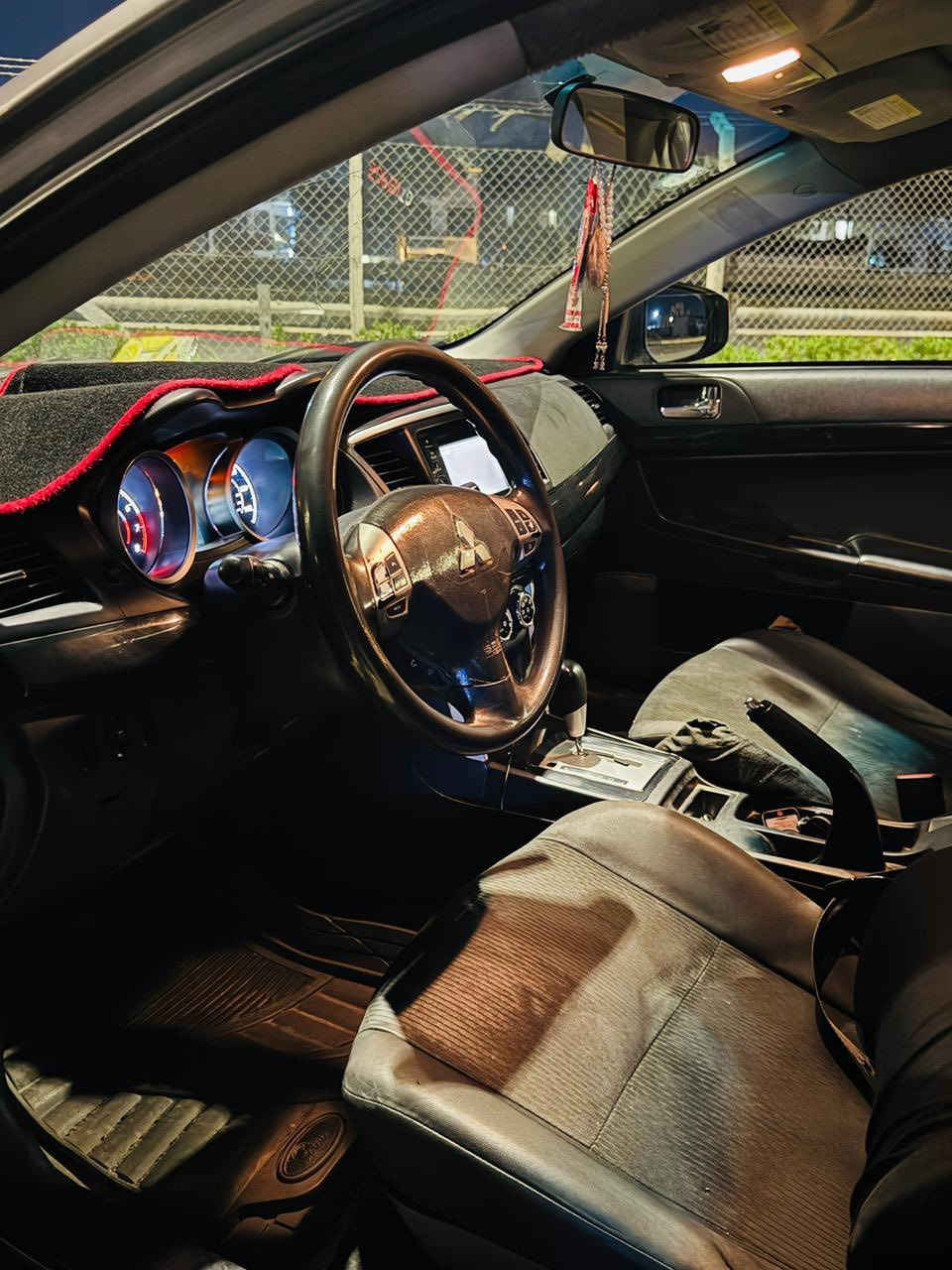 للبيع لانسر مسيبوشي قرش 
موديل 2017 وارد امريكي مكينه 2000 
حادث امريكا فقط بنيد بدون دواخل بدون ايرباك 
هنا صار بيه بطش جاملغ وباب 
مكفوله كير مكينه تبريد صدر كله جديد بدون نقص
مواصفات شاشه تحكم ستيرن كامرا 
مكان السياره بغداد الغزاليه 
السعر 93 وبيه مجال 
الاستفسار اكثر ‭0780 001 1736‬
***********
