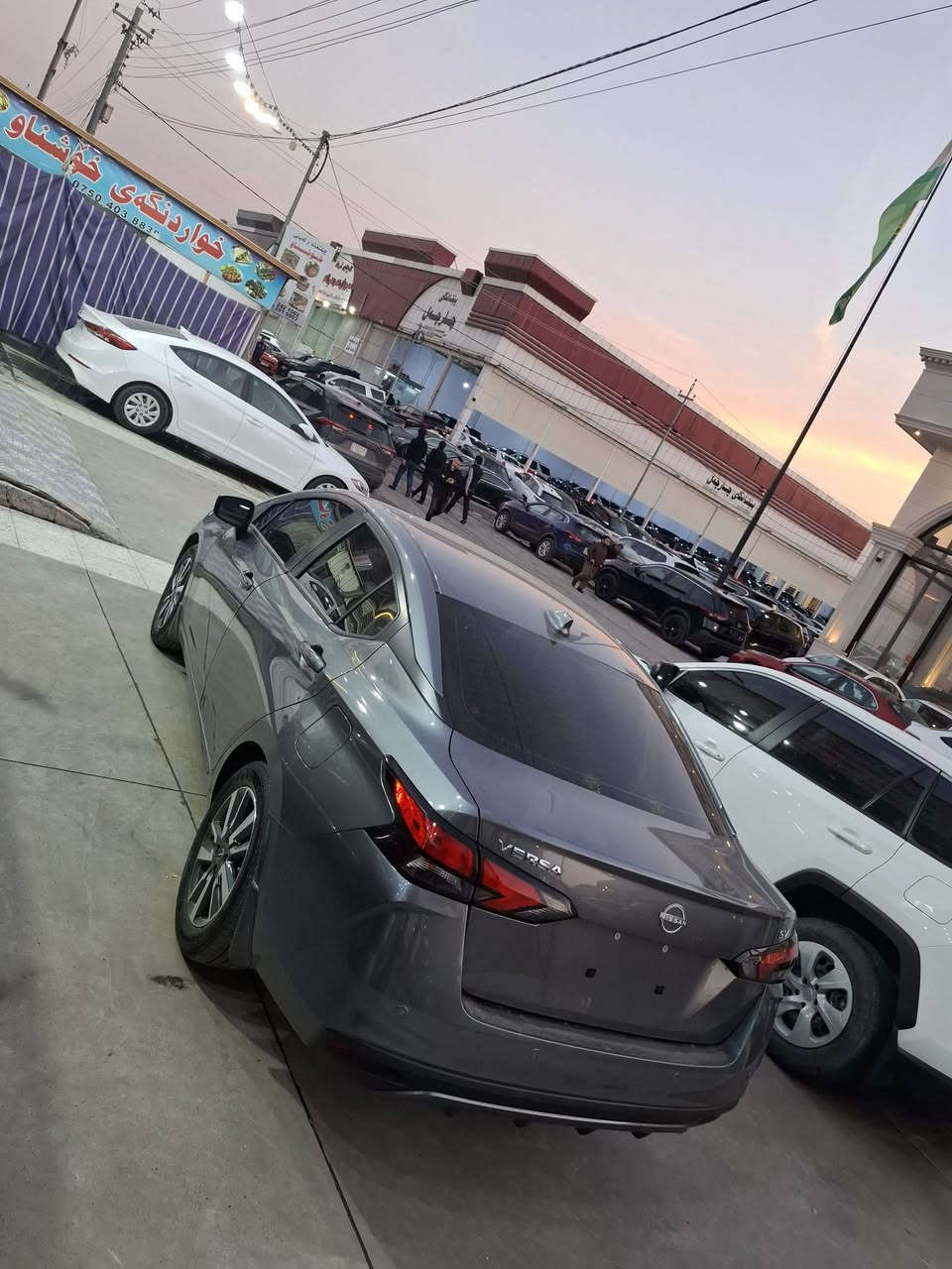 السلام عليكم
نيسان ڤيرسا
2024
وارد امريكي
 SV مواصفات 
الون نفطي 
مواصفاتها 
بسمة 
تشغيل عن بعد 
شاشة 
كاميرا 
حساس
رادار امام+مراية 
تحكم ستيرن 
وتوقف ذاتي امامي وخلفي 
مانع انزلاق
مثبت سرعه
جام كهربائي
 ماشي 4 الف
حادث ,بونيت جملغ صبغ 
رقم شاصي موجود  
ارباك فقط ستيرن برده راجع سيستم 
عنوان اربيل معرض 
سعر ١٢٠ بيه مجال 
 تفاصيل اتصال*********** وتساب 
***********
