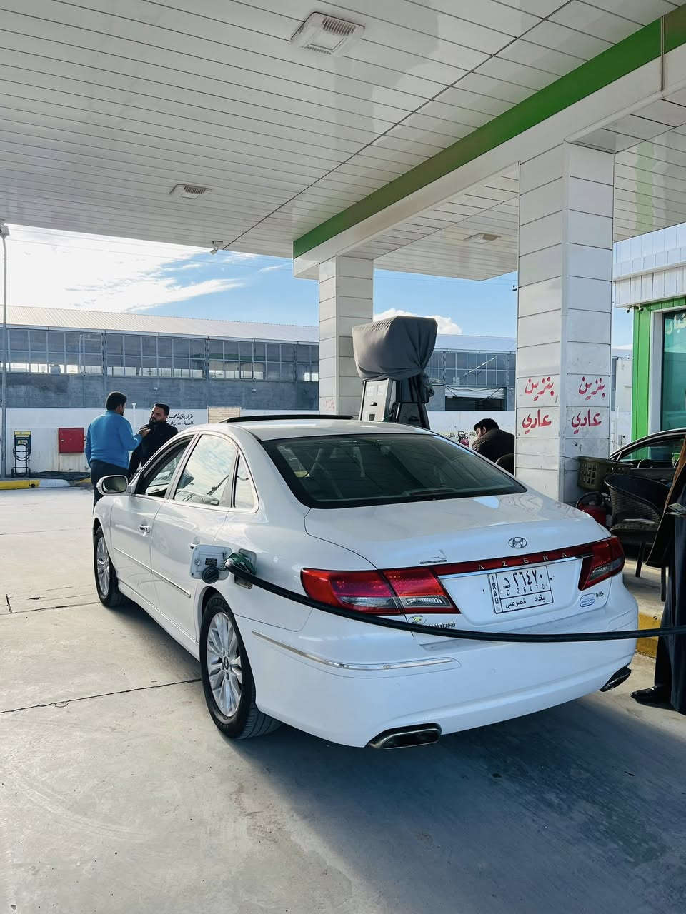 بسم الله الرحمن الرحيم 
للبيع
ازيرا 2011
محرك 6
فول مواصفات
فتحه
مرايات شفط
داخل كريمي
كشن كهرباء
برده خلفيه كهرباء
نيكل حجل
رقم بغداد تحويل ثاني يوم 
السياره حلوه وكاعدة 
بيها قطعتين رش اثر رصعات وتصويرها بالفرن موجود
مكان السيارة الرمادي
عبدالله: ***********
