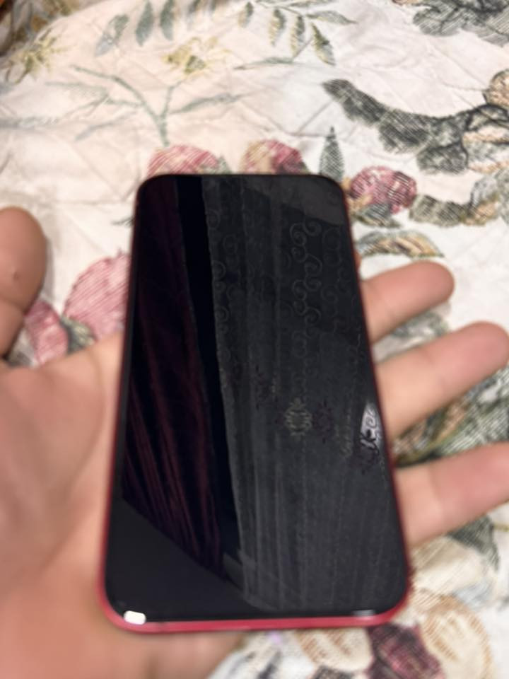 ايفون ١٣عادي بطارية٨٧ نضيف وتر جهاز ذاكرة١٢٨ مكاني بغداد رقم تلفون***********
