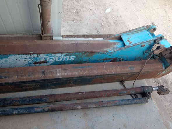 السلام عليكم ورحمة الله وبركاته للبيع اغراض كرين تادنو  ٣ طن ٣ سلايت جكات اسلايت + رجل قوطيه  سلايت ٣  شجره وسنتر جوين  قاعده الجهاز هاتف ***********
