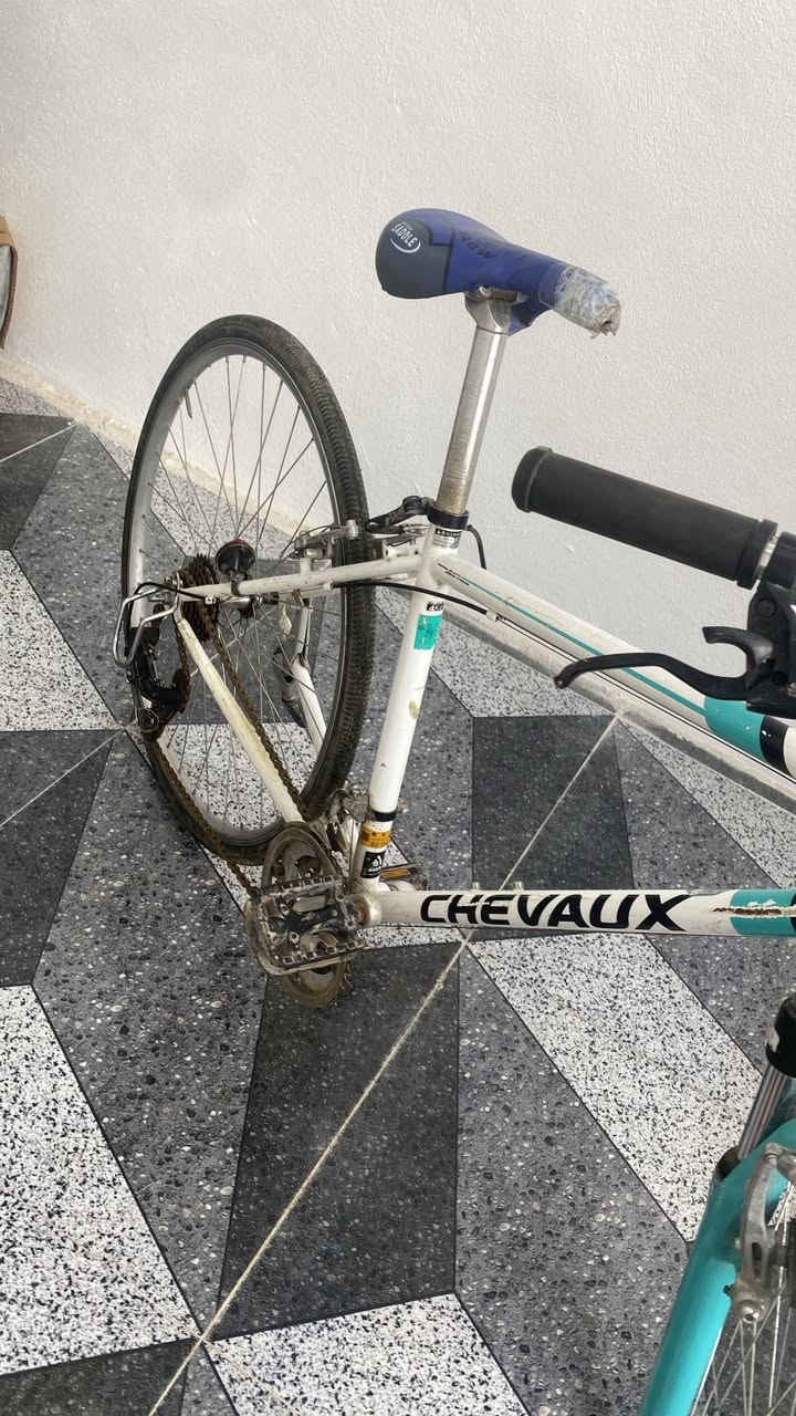 السلام عليكم بايسكل للبيع سي 700
مكان حي انتصار نضيف 90 /100 سعره 80 
وبي مجال توصل خاص متوزي 
حيل حيل


**إذا كنت صاحب هذا الإعلان وتريد حذفه لأي سبب، رجاءا أرسل رسالة إلى الدعم الفني**