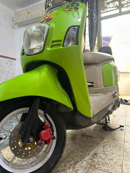 السلام عليك شباب
دراجه بوليس للبيع 
كهربائيات شغالة كلها
 
المحرك مكفول الدراجة ما صارلها هوايه نازله من الرمبه
 
سستم سماعات عالي 🔊🔈
كلشي علا حطتة ، الكفرات لون جوزي والدواخل ملاحي الاصليه كلها موجوده الكفرات مختمات رقم على رقم ، الويلات البلادية موجودة 

اوراقها كامله الدراجة ماناقصها شي شغل ونطلع بكل وقت . مكاني بغداد مدينة الصدر 💥. السعر .. 800.. وبيها مجال بسيط .. مستعجل علا بيعتها رقمي (***********)
