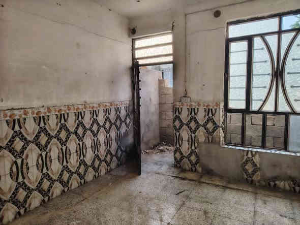 السلام عليكم 
بيت للبيع المدائن ( منطقه الاحضارية ) 
طابو زراعي سند 25 
مساحته 127م واجهه 7 ونص 
بناء طابق واحد مسلح غرفتين نوم واستقبال مع حمام داخلي وخارجي
السعر 37 وبي مجال 
لاستفسار ***********
