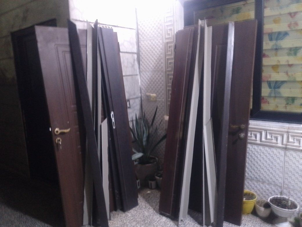 السلام عليكم 
بيبان تركيات عدد 2 
كامل مع اغراضهن بدون كيلونات 
سعر الواحد 50 الف قفل 
مكان حي العسكري 
***********
