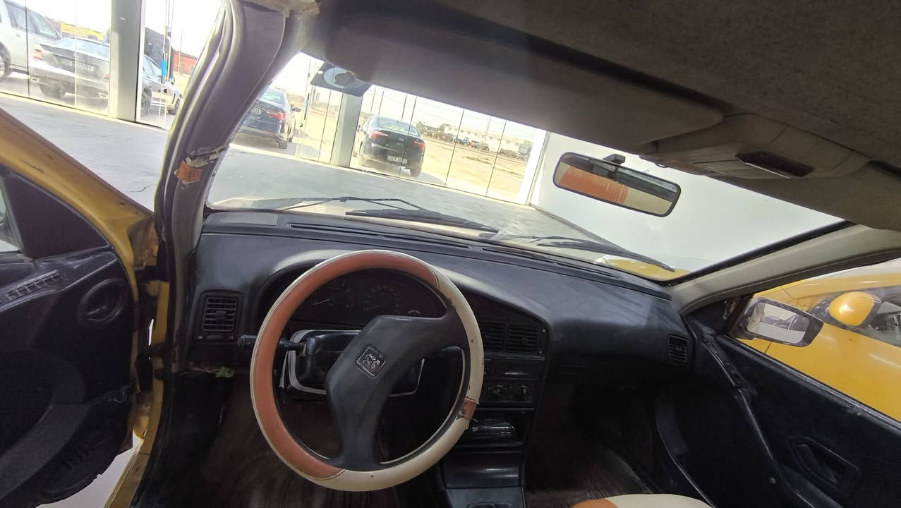 تحيه طيبه احبتي 
بيجو GLX
2013
رقم قادسيه دولي بأسمي 
سنويه لل31
سياره حلوه وجاهزه بمعنى الكلمه 
كير ومحرك بالصندوگ 
حداديه وتخم تاير بحاله جيده جدا 
كهربائيات كلها شغاله 
تبريد شغال 
مصفره هيئه وغرامات للشهر ال4 
تحويل بنفس اليوم 
مكان سياره بابل الكفل 
***********
