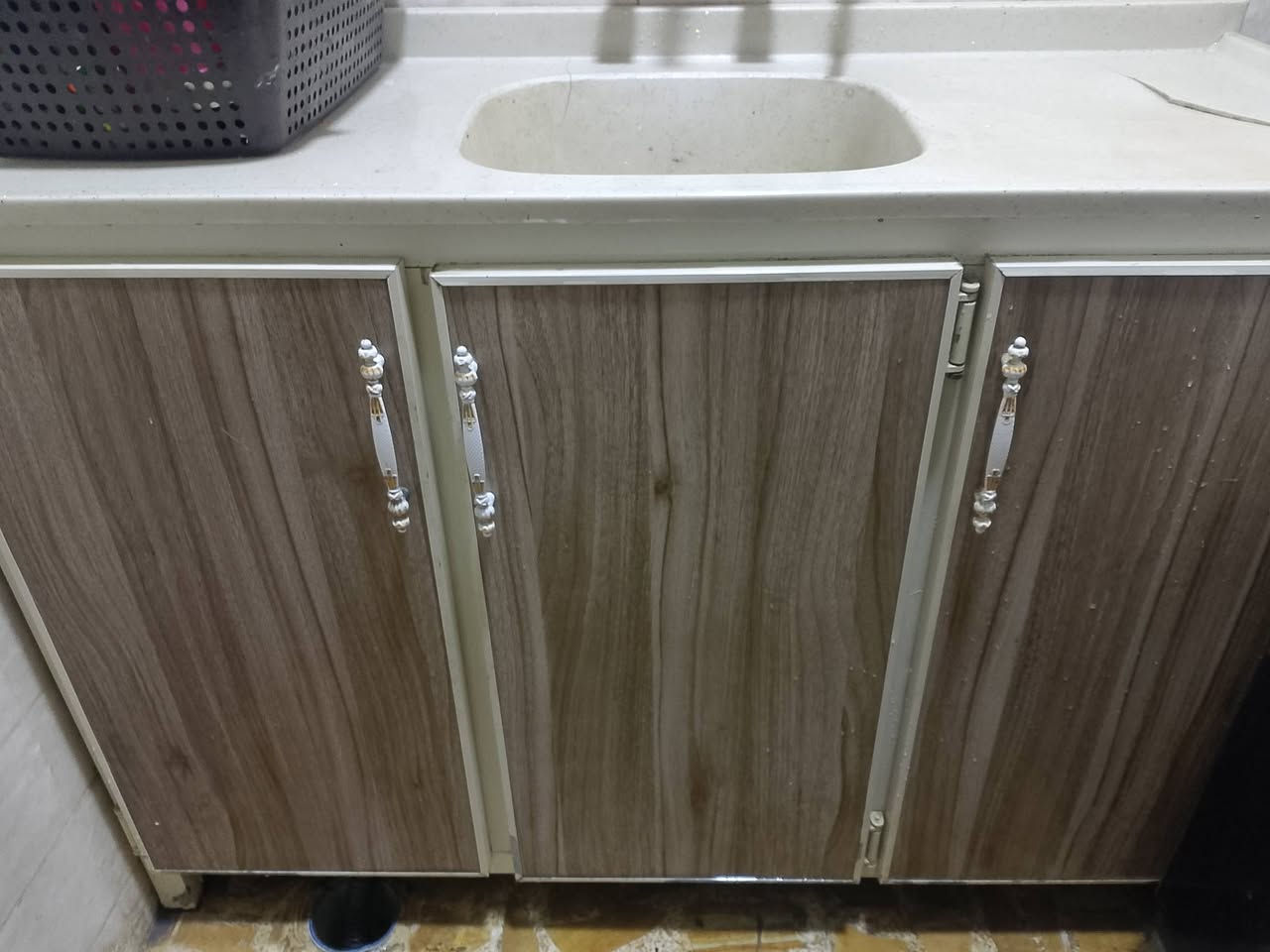 اغراض البيع
الغرفه به 6500وبي مجال 
الكاونتر به 2500بي مجال 
الطلخ به 20 شغال


**إذا كنت صاحب هذا الإعلان وتريد حذفه لأي سبب، رجاءا أرسل رسالة إلى الدعم الفني**