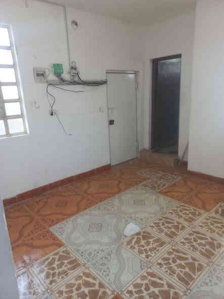 شقة للايجار حي السلام قرب المستوصف 
مساحة ١٠٠م تحتوي ٢ غرف نوم وصالة ومطبخ وصحيات 
سعر / ٢٥٠ 
تواصل 
***********
مكتب دارك / حي السلام 
ابو زهراء الشمري
