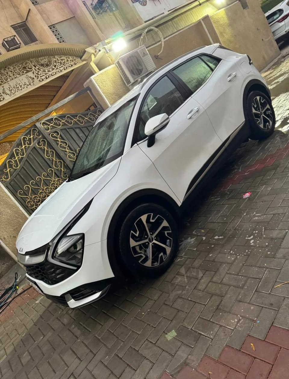 السلام عليكم كيا سبورتج موديل 2023
وكالة نم رقم شمالي 
اتريد وكاله اتريد تحويل 
ماشيه 44الف 
بصمه تشغيل عن بعد 
حساس خلفي 
كامره
شاشه كبيره 
لفكيشن 
قطعتين تبريد 
رادارات جوانب 
شفتات ستيرن 
تحكمات ستيرن 
السياره مكفوله كفاله عامه من الصبغ والبارد والتبديل 
مكان السياره بغداد حي الجهاد قرب مطار بغداد 
السعر 215 الف دولار ونص وبيه مجال بسيط حك الجيه  
***********
