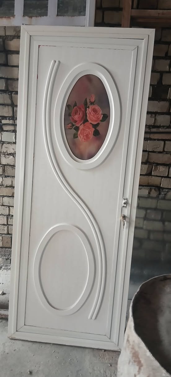 سلام عليكم 
ابواب وشبابيك حديد وابواب المنيوم تفصال وجرجوبت باب خشب جبيره للبيع كلهن بسعر مناسب للستفسار الاتصال على الرقم ***********
