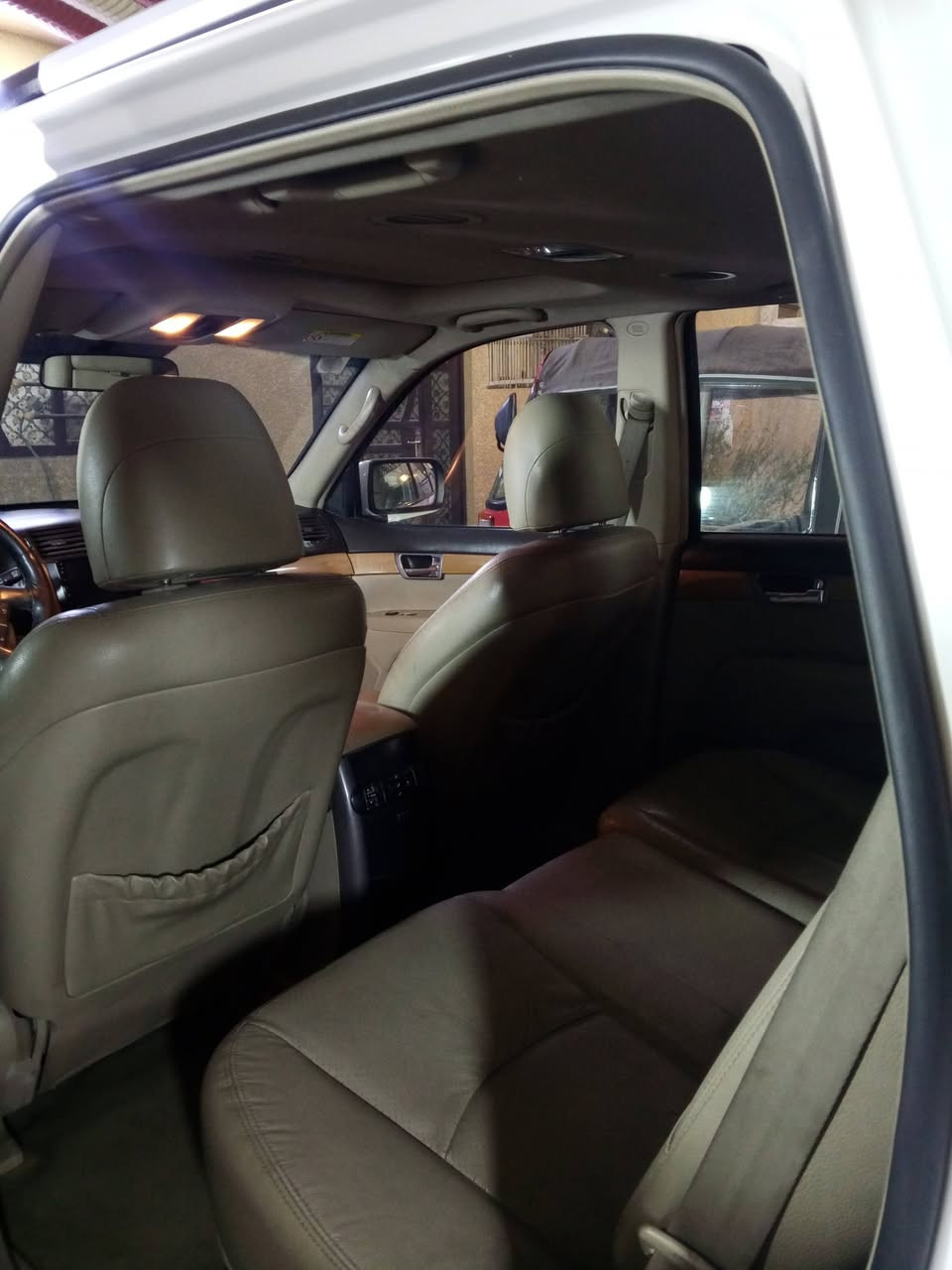 🚘 كيا موهافي [2014] - نظافة ومواصفات 🚘
للبيع كيا موهافي لون أبيض
🔹 المواصفات:
✅ فتحة سقف.
✅ دواخل جلد بيجي وكالة.
✅ شاشة كبيرة + كاميرا.
✅ فور ويل (4x4).
✅ تبريد مركزي.
💵 السعر: 160 ورقة (16,000$)
(والسعر بي مجال للشراي الجاد وتدللون).
🔢 الرقم: بغداد
📍 الموقع: بغداد
📞 للاتصال: ***********
