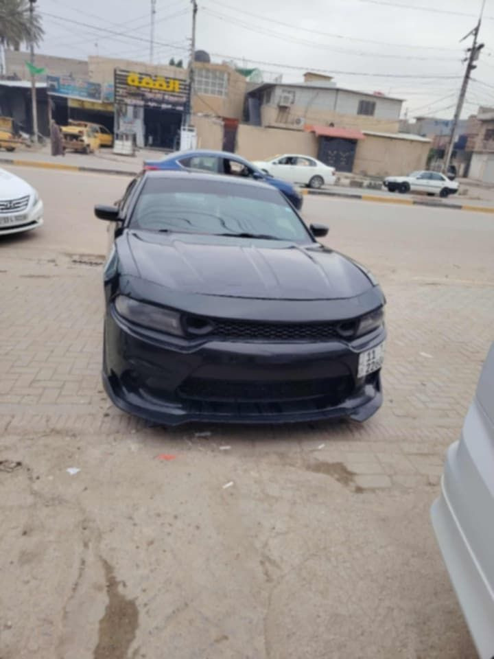 بسم الله .. جارجر 16 
تو ويل المرغوب 
حادث فقط جاملغ ايسر 
بدون ايرباك 
بدون دواخل كلشي على البلاد 
كير ومكينة ماشاءالله ولا ملعوب بيهن
 مكينة 3600 ️
ماشية ١١١ ميل
رفقت صورة الحادث والسونار كذلك

تايرات جديدة وباتري جديد وادامة جديدة
بيها كم مكان بارد موضح بيها سونرات اثنين وين ميعجبك افحص
شاشة شادلها ب300$ اندرويد كل التطبيقات بيها
اخوان السيارة نظيفة حيل وعلى ايدي شادلها منضومه غاز انسه الصرف
مكانها بغداد 
عارضها ١٧٥ ورقة ترهم مراوس بس كون شي نضيف  
رقمي ***********

