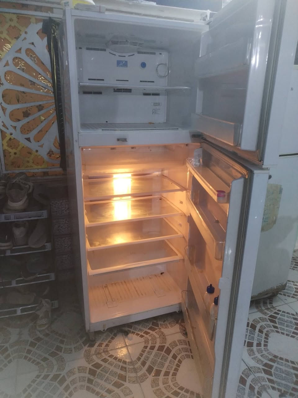 ثلاجات للبيع***********
