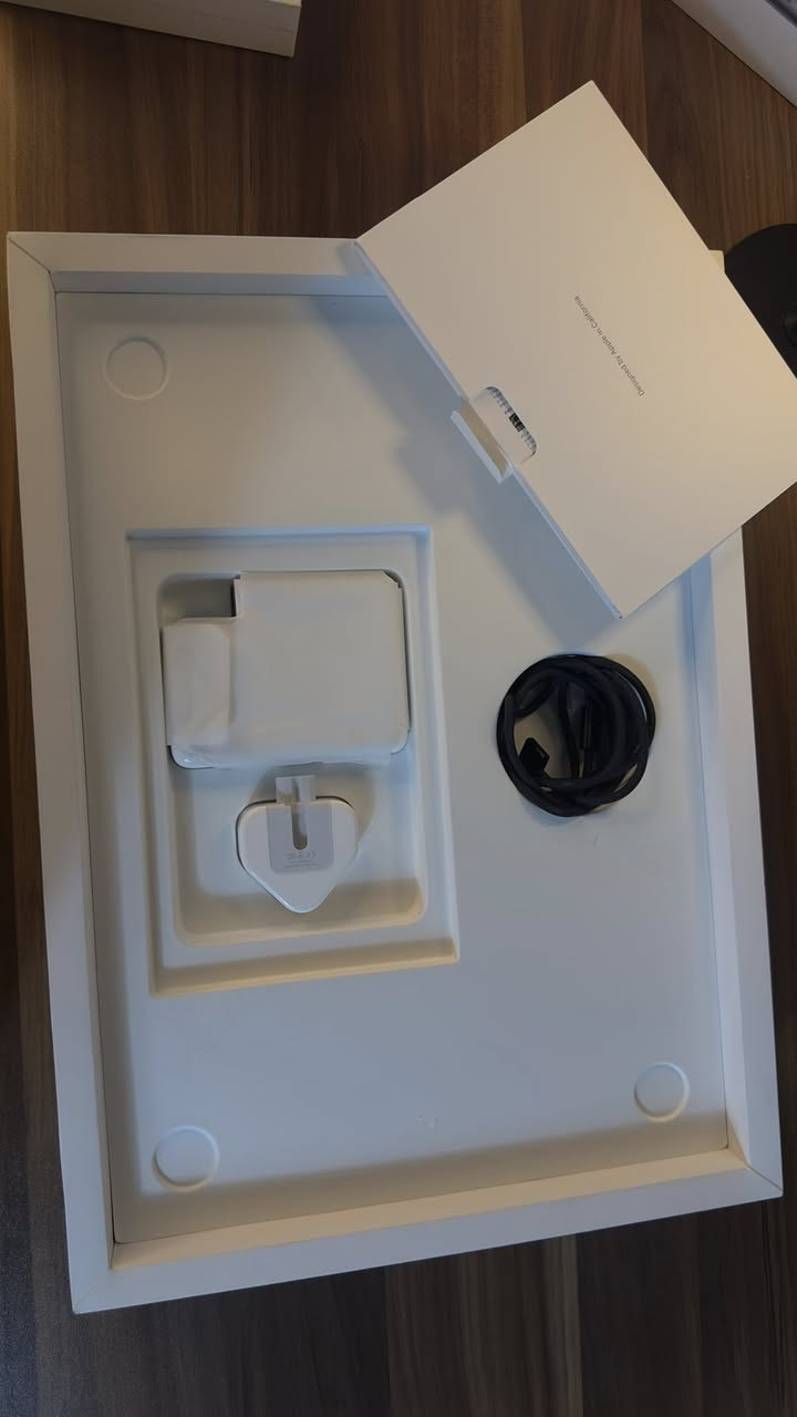 حتة النظر مُكلف😎💙🔥
‏macbook pro m4 pro 
16 inch
Ram 24 
Hard 512 
لون بلاك،،شرق اوسط عربي 
شباب الماك اوبن بوكس جديد ما مستخدم ابد
مشحون 3 مرات فقط. 

للطلب والأستفسار ارسال رسالة 

قناه التلي انشر بيها ماكات انظموا الها
https://t.me/Appllle_Product

تيك توك
www.tiktok.com/@wolf.wiq
انستا
https://www.instagram.com/wolf.wiq/profilecard/?igsh=MXdpZG5maTQ5N3p1ZA==


**إذا كنت صاحب هذا الإعلان وتريد حذفه لأي سبب، رجاءا أرسل رسالة إلى الدعم الفني**