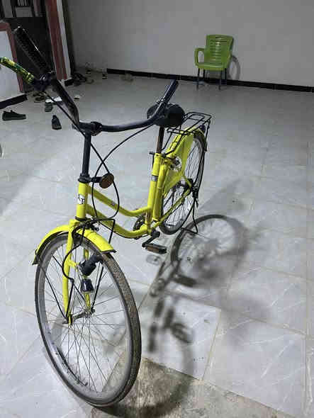 بايسكل.  للبيع ١٢٥ بي مجال وبايسكل نضيف / الهاتف ***********
