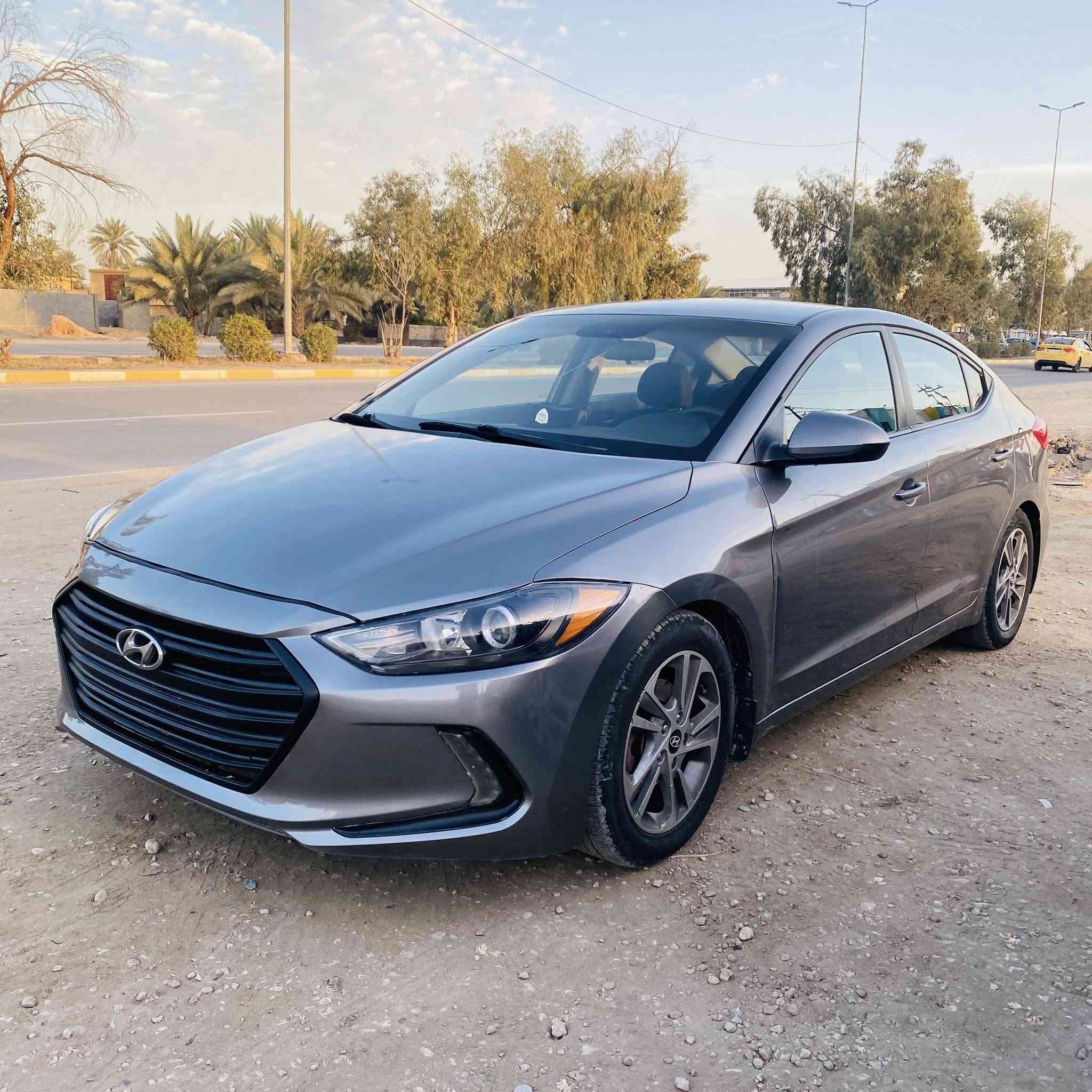 السلام عليكم
النترا 2018
السعر 124 وبيه مجال 
رقم بغداد الماني 
حادث جاملغ وبنيد رصعه بصيطه بطرف الجنطه مبينه بلصوره وحافه الباب 
ماشيه 134
مواصفات شاشه كبيره كامره دواره رادار نقطه عمياء كشافات تحكم ستيرن 3 مودات قياده مثبت سرعه شاشه اعطال سياره عليه ادامه كامله من كل النواحي تخم تاير منضومه بانزين كله جديد كير AT مكينه وكير خير من الله سياره مال جناي 
هـ ***********
