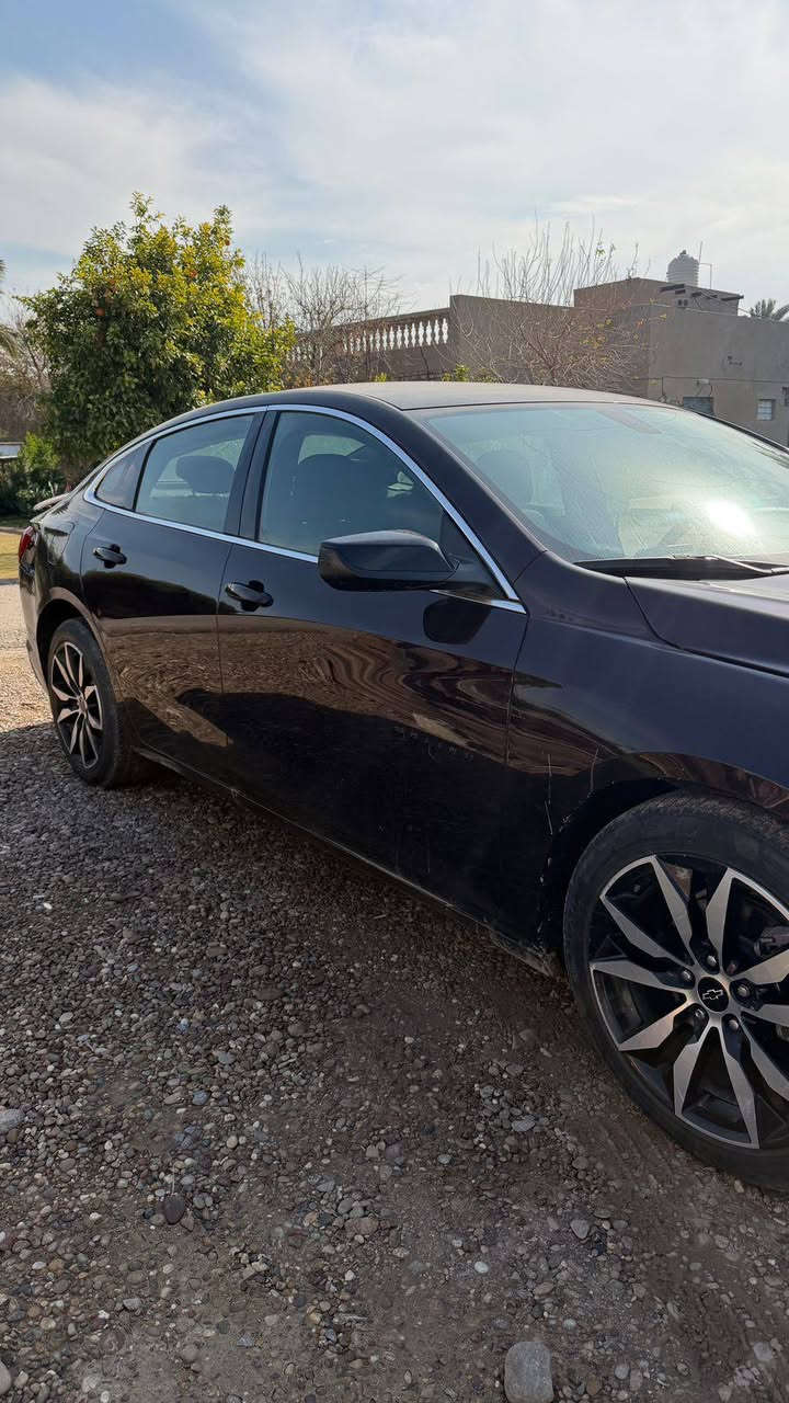 للبيع - شيفروليه ماليبوRs موديل 2021 
المواصفات:

 • المحرك: 1.5 لتر تيربو (1500 CC)

 • ناقل حركة أوتوماتيك

 • فئة Rs

 • تشغيل بصمة + دخول ذكي

 • شاشة لمس 8 إنش

 • كاميرا خلفية

 • تشغيل عن بعد

 • بلوتوث + USB + أبل كاربلاي / أندرويد أوتو

 • مكيف أوتوماتيك

 • مصابيح LED نهارية

السيارة رقم سليمانية حرة 

السعر 108

مكاني بغداد التاجي 

***********

***********
