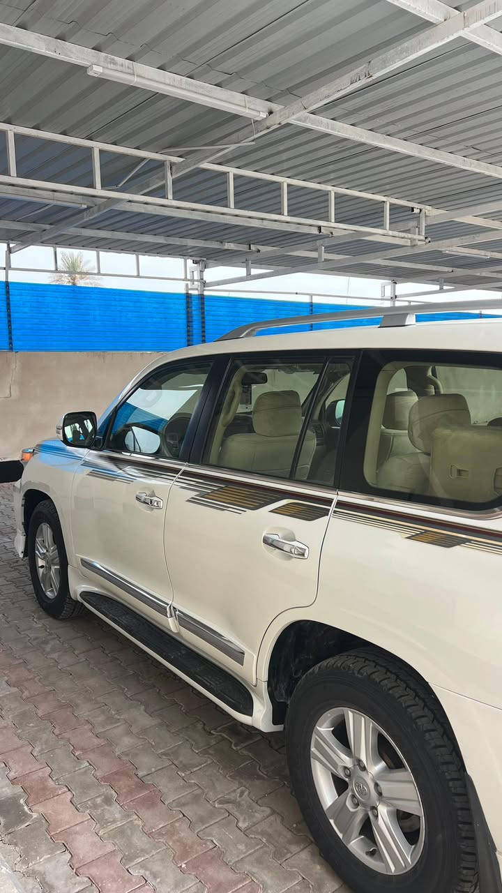 السلام عليكم لاندكروز 2014 ساز فول مواصفات
سياره كفاله حتى دعاميات  عامه على وضع الشركه 

رقم بغداد نكليزي تحويل ثاني يوم 

ماشيه 130 حقيقي 

أرضيات ودوشمه جديده وتخم تاير 

سياره جديده معنى الكلمه 

العنوان بابل شوملي السعر 415 بيها مجال 

‭0772 500 5734‬
