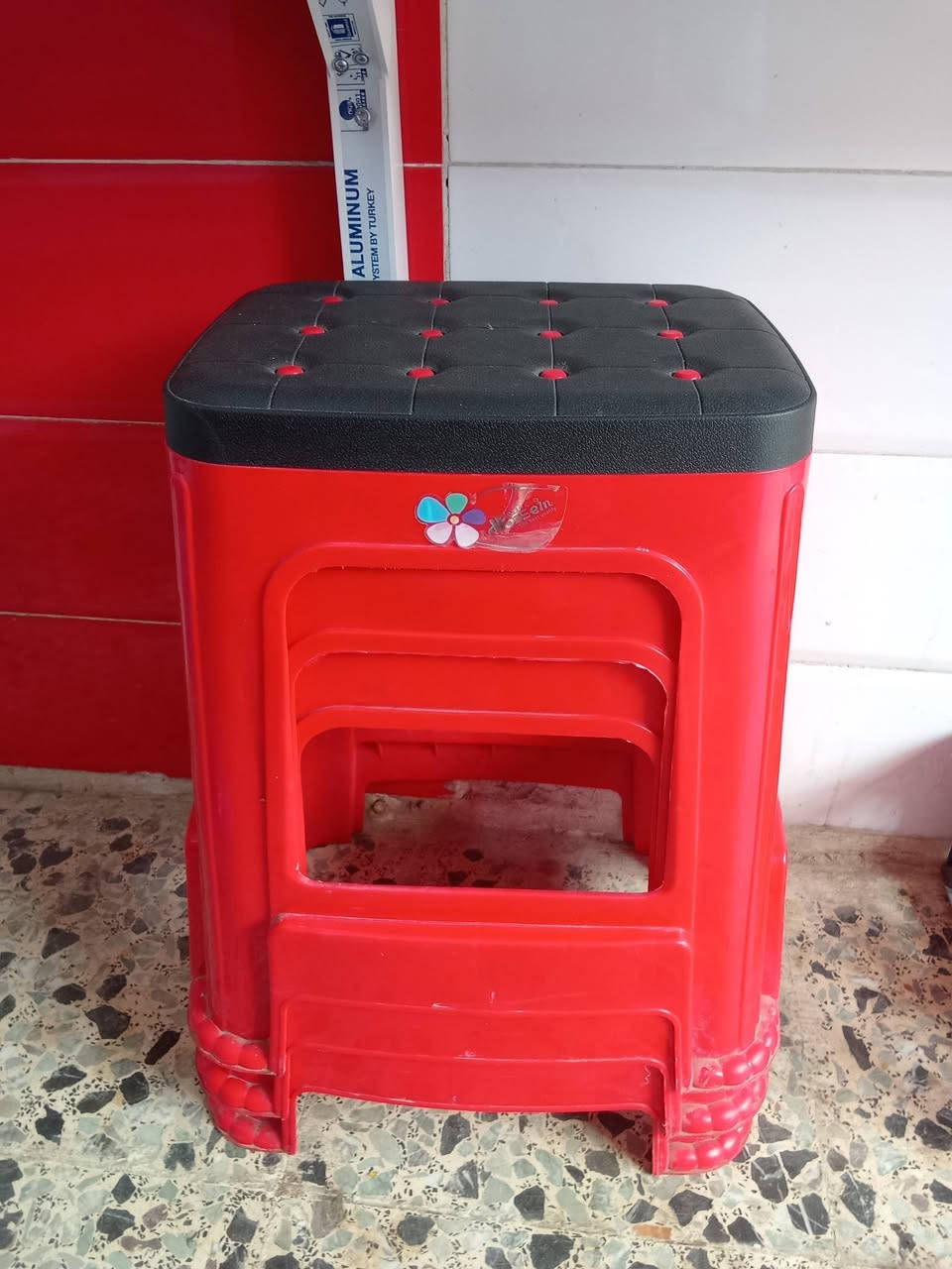 اغراض محل للبيع استخدام شهرين فقط ثلاجة وطباخ فلافل وفنكر وهمبركر مع ملحقاته السعر350الف طباخ منظدي ثلاث عيون جداحة منظدي مع المنظدة والمنظم  40الف حماية طعام مع اربعة بلانكات مع الكاونترها 250الف رف للاكل جداري مترين ونص تعليق مع طبلاته 125الف كاونتر عرض 200الف للاتصال *********** الرفاق الثانية
