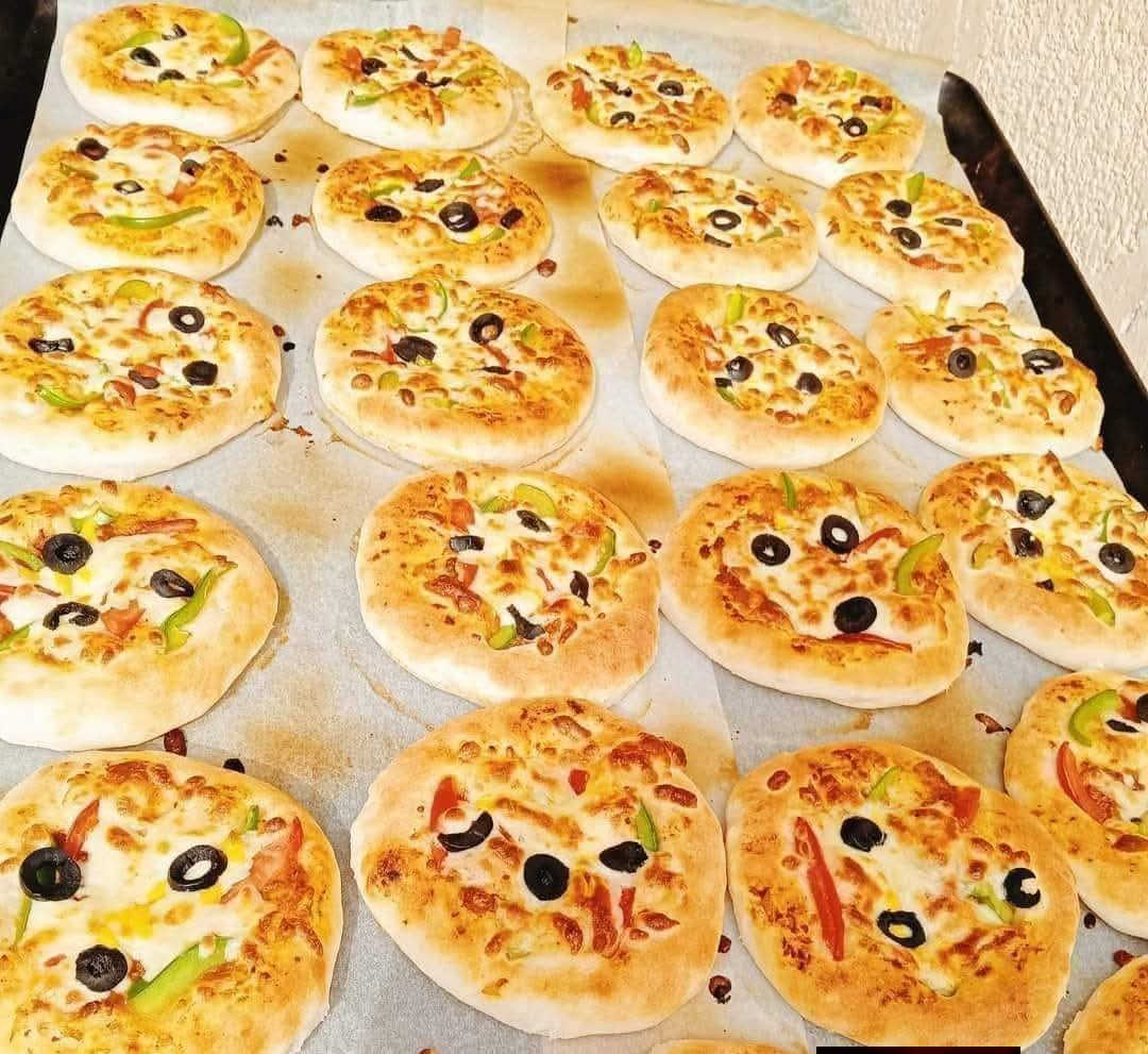 السلام عليكم
اني طالبة جامعة ومعتمدة عله نفسي لان والدي متوفي وتعرفون الجامعه تحتاج مصاريف لذلك قررت اعتمد على نفسي  واتمنه تدعموني بالكلام وبالتعاليق والرزق على. الله. اسوي كليجة كلش طيبة امانه الله ونضيفه وهشه وكيك شاي هش يخبل والله  ومعجنات بيتزا فطائر خليه لحم بعجين مناقيش الحم بعجين. جربو  وشوفو وتوصيل الفين داخل عزيزية 

كليجة. كيلو 8
كليجة جوز 12
كليجة بالدهن الحر 15
كيك شاي 7
خلية نحل 30ب10 محشية
حجز بالخاص قبل يوم


**إذا كنت صاحب هذا الإعلان وتريد حذفه لأي سبب، رجاءا أرسل رسالة إلى الدعم الفني**