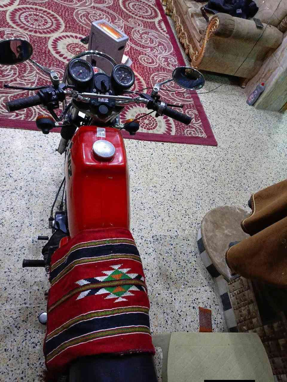 سلام عليكم ورحمه الله حبايب امزت 82 دراجه كله بلادي من طول للطول داينمو وارميجر بلاد  دراجه جديده حيل وكفاله عامه شراي يتصل أو مراوس بكولدن كون نضيفه واني بخدمة ***********
