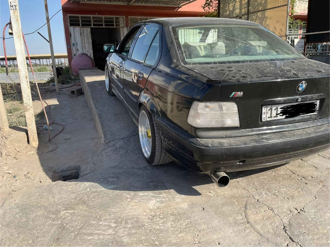 E36 موديل ١٩٩٥
مكينه مسكر ٢٥
كير عادي zf نمرة قصيرة 
ويل ١٧ ون سايز new bbs
كهرباء كلة شغال 
كشنات جلد 
دعامية دوس m
السيارة مصروف عليهه 
السعر ٤٥ $ 
مكانها بغداد الراشدية 
بيع او مراوس 
***********
