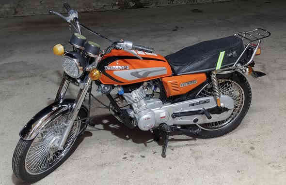 السلام عليكم دراجة موديل 2020 اوراق أصولية 5 مكمركة وكاملة  ترقم كبل مكفولة شرط أحلة من الصورة كهربائيات شغالة كلها السعر 700 العنوان  قلعة سكر  /***********
