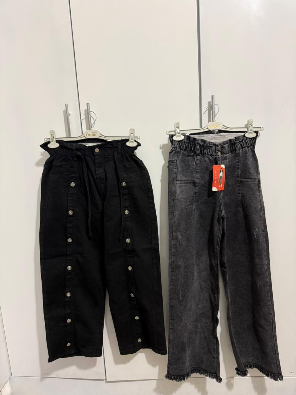 السلام عليكم

عندي تعزيلة محل نسائي بنطرون كيلوت كابوي وقماش وكابوي بوري تقريباً 100 قطعه العنده بسطيه او محل احسبله جوه سعر الجمله المكان محافظة ميسان على طريق حي الجامعه هـ ***********
