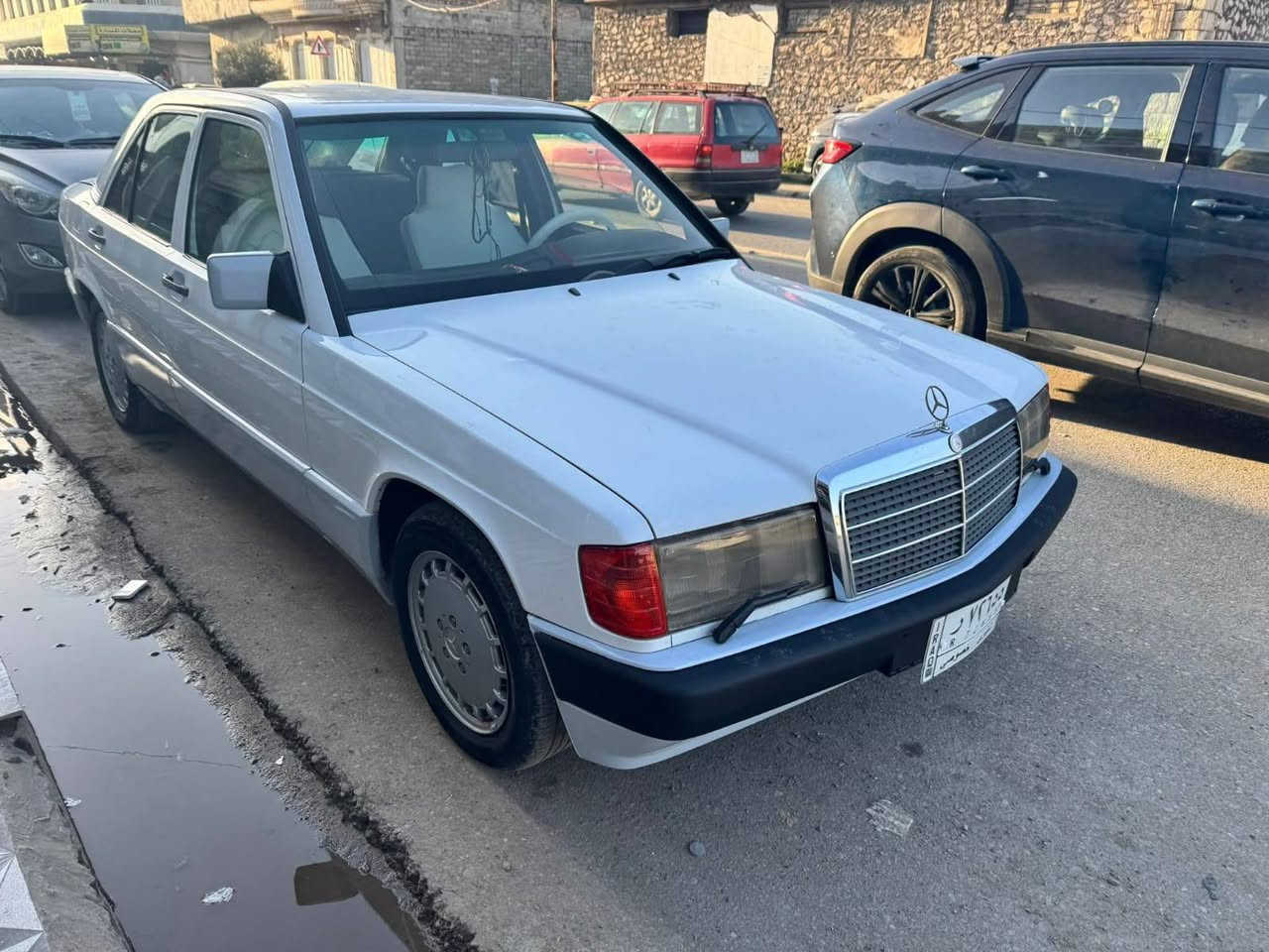 آلُـۜسلام عليكم
🚘مارسيدس 190 طيارين 
🖐🏻⬅️موديل1986
🖐🏻⬅️رقم نينوى الماني 
🖐🏻⬅️محرك وكير شرط
🖐🏻⬅️بيها كابون بانزين⛽️
🖐🏻⬅️ضرر جاملغات خلفي صبغ بدون داخل 
🖐🏻⬅️شرط التحويل🤝 
🚦السعر51💵وبيها مجال 
‏‪***********‬‏
