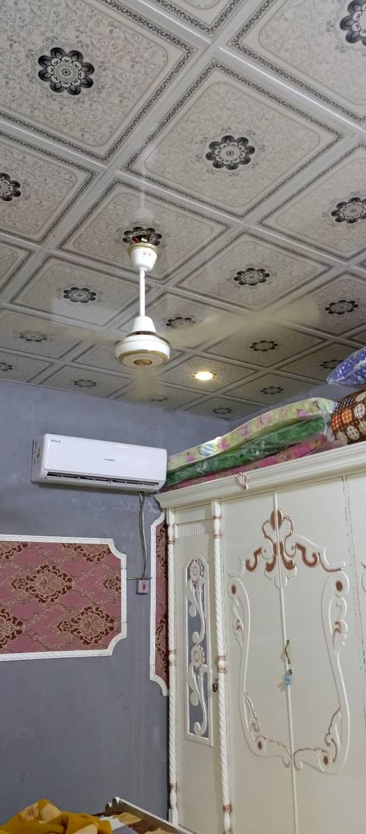 سلام عليكم 
بيت تجاوز للبيع 
بيه هول وغرفتين ومطبخ ومشتمالات 
المساحه 250م يبعد عن الشارع العام 100م (شارع عام شارع اربع سايدات)
السعر 22مليون 
البصره دور الشرطه (القائد)
للاستفسار الاتصال ع الرقم 
‏‪***********‬‏
*********** البصرة, العراق
