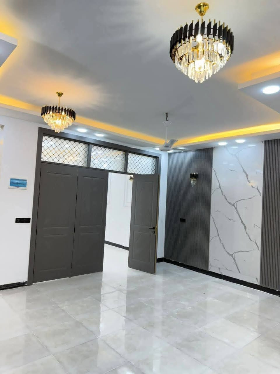 بيت للبيع 150متر
نجف الإشراف ملحق قرية الغدير 
المكتب مقابل قريةالغدير مباشر عمود 291 مكتب الاخوين للعقار ***********
غرفتين

صاله

مطبخ

حمام

ستقبال

منور

بيت كامل مرتب بناء حديث درجه أولى 

طابوك وصب شغل مرتب 

خدمات اناره ليليه نترنيت النجف, العراق
