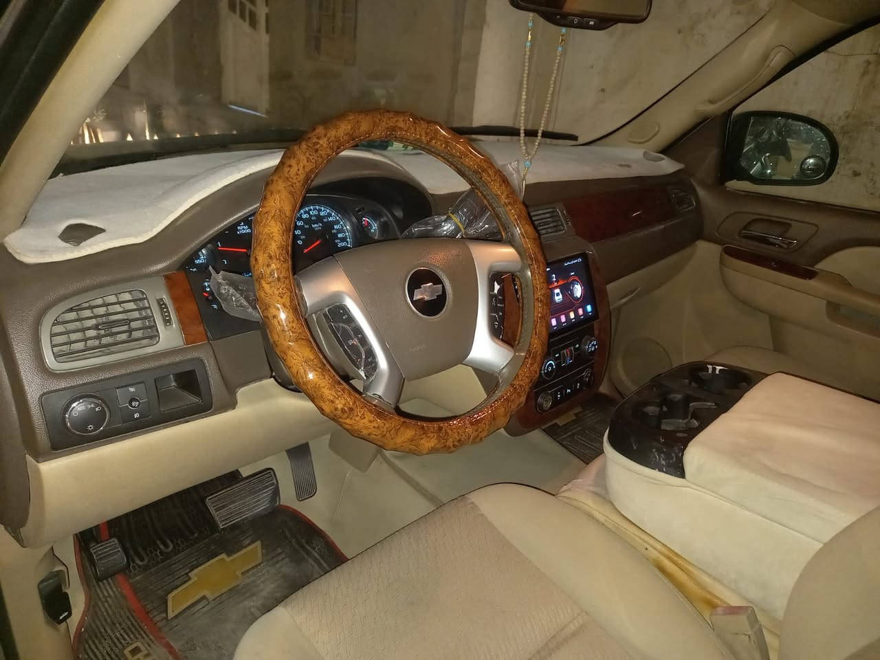 تاهو خليجي وكاله الغانم مديل 2013
بيها مدكر وباب صبغ اثر شخوط والباقي كفاله  
سعر 240 
مكانها البصره حي الحسين على المستطيل
***********
