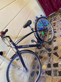 بايسكل جبلي ياباني كله شغال اي نقص ما بيه سعره ٣٥ بي مجال رقمي ٠٧٧٤٨٩٠...