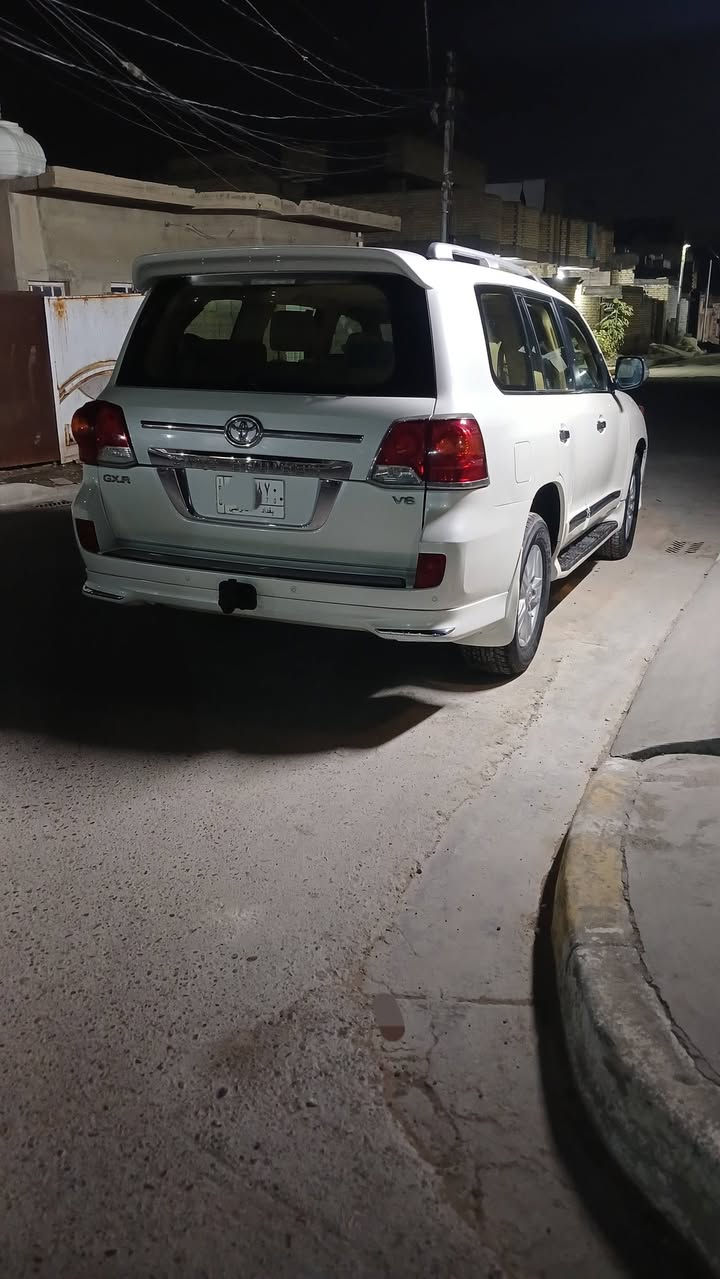 سلام عليكم سياره للبيع لاندكروز  موديل ١٤. بغداد.  محرك سته سلندر. بريم  بيه ضرر.  صفحه  شاصي مكفول محرك وكير وكسل  مكفولات صبغ بيه عله كد الضرر. بس. ماشيه ١٥٥.        مكان بغداد.    سعر.  ٣١٠.          ***********
