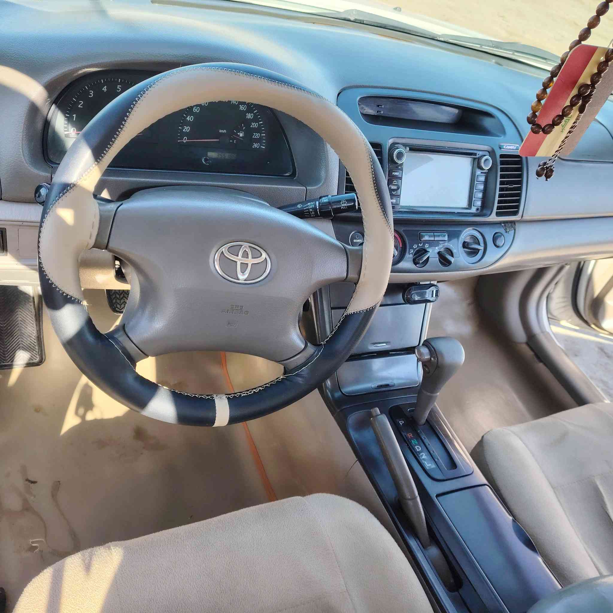 كامري ٢٠٠٥ خليجي رقم بغداد دولي بسمي تحويل شرط كير محرك كفاله محرك 2400  السياره تخم تاير باتري جديد بيهه قطعه وحده  وشويه بارد السعر ١١٠ وبيهه مجال قليل رقم الهاتف ***********
