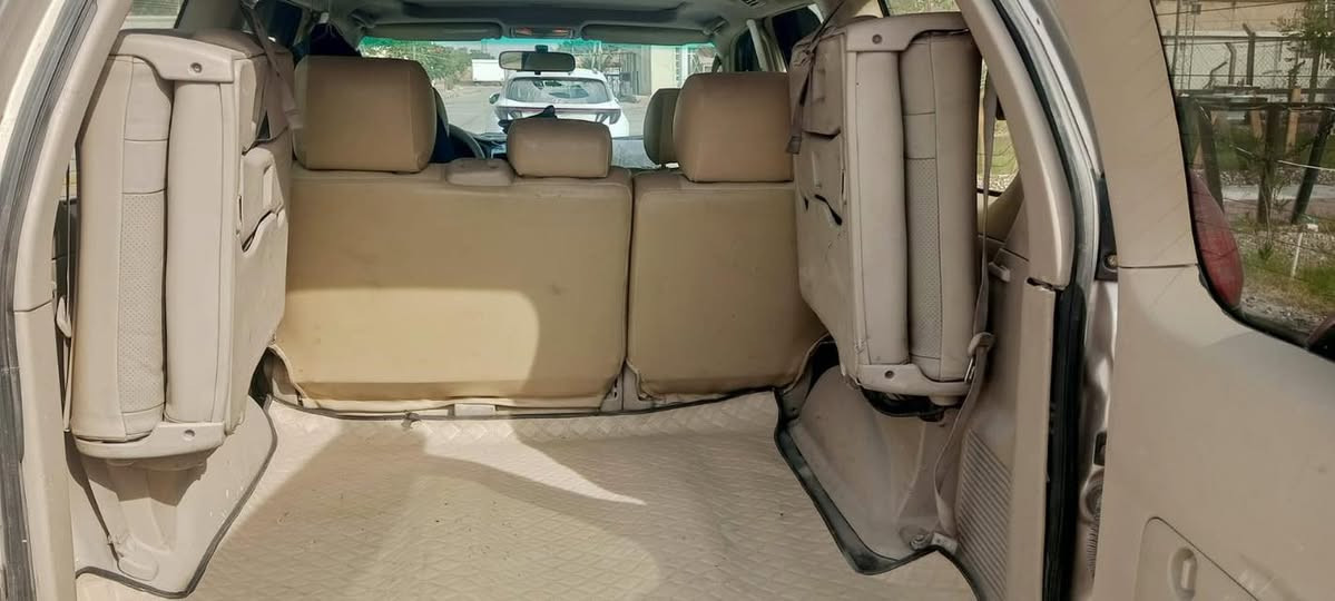 السلام عليكم برادو 2007 فول مواصفات 6 سلندر فتحه بيها جاملغ خليفي وباب الجنطه صبغ فقط سنويه جديده السياره باسمي السعر 175 وبيها مجال للشراي استفسار ***********
