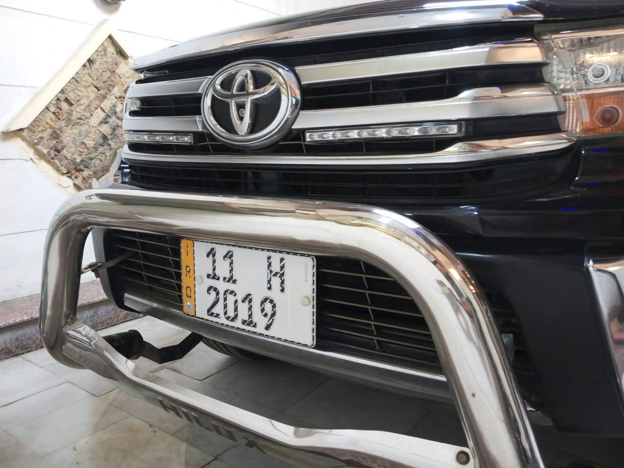 السلام عليكم هايلوكس موديل 2018 رقم مميز بغداد سوناره بالمنشور  كير اوتماتيك باسمي سياره كفاله من الصبغ والتبديل  فقط شويه بارد  باب البدي الخلفي وبيه كم رصعه بالقماره سياره ع وضع الشركه تخم تاير حداديه كير مكينه مامفتوحات مكاني بغداد العبيدي رايده ب255 وبيه مجال بسيط ***********
