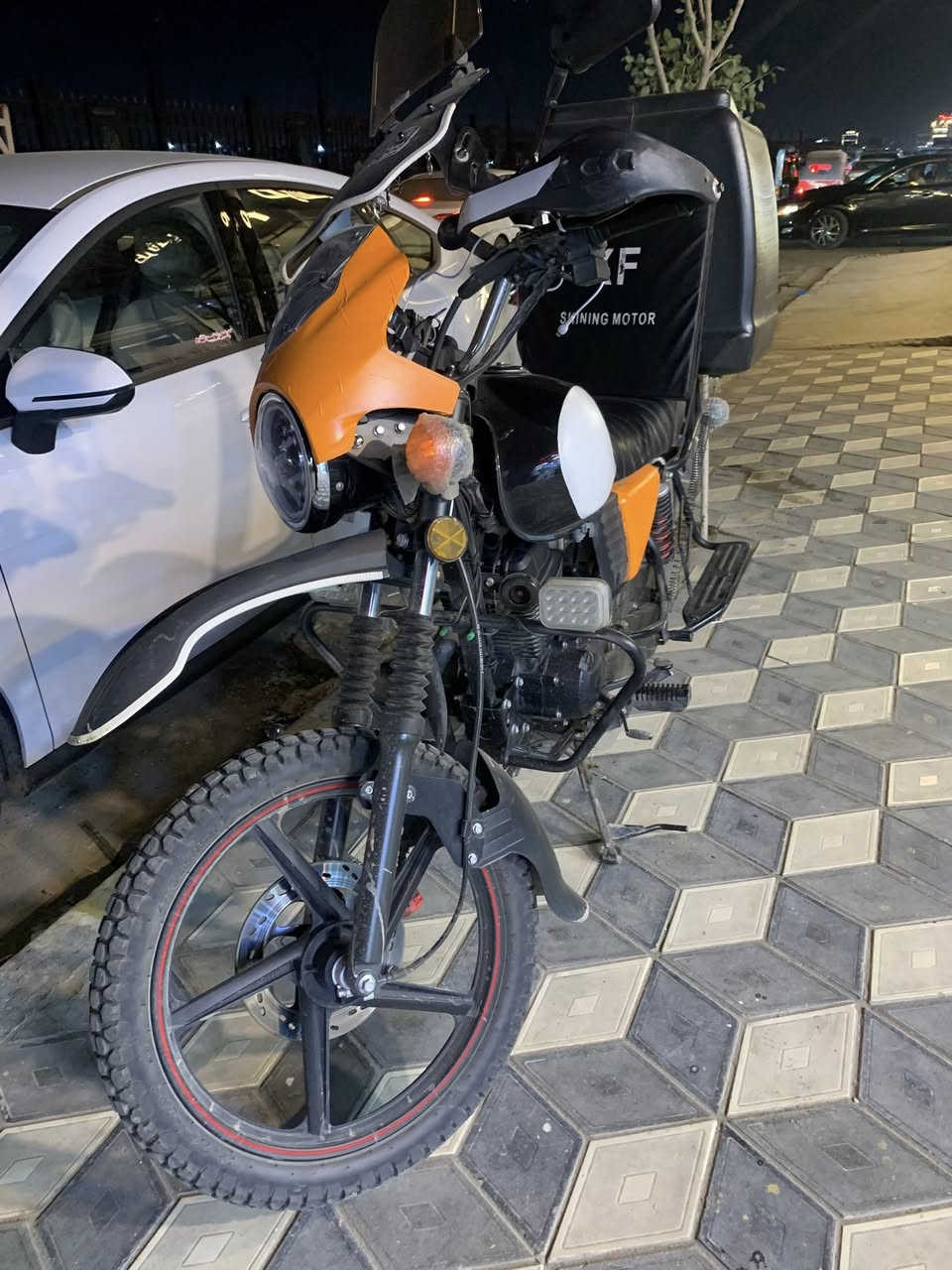 دايون للبيع مرقم بس عابر عليه المده مالته  مستعجل ع بيه مالته سعر مليونين 400قفل قفل قفل قفل قفل العنوان شهداء البياع شارع مضخه الثاني قرب افران الملك رقم*********** للملاحضه الغرامات مالي غرض بيه لو عليه مليون مالي غرض بيه
