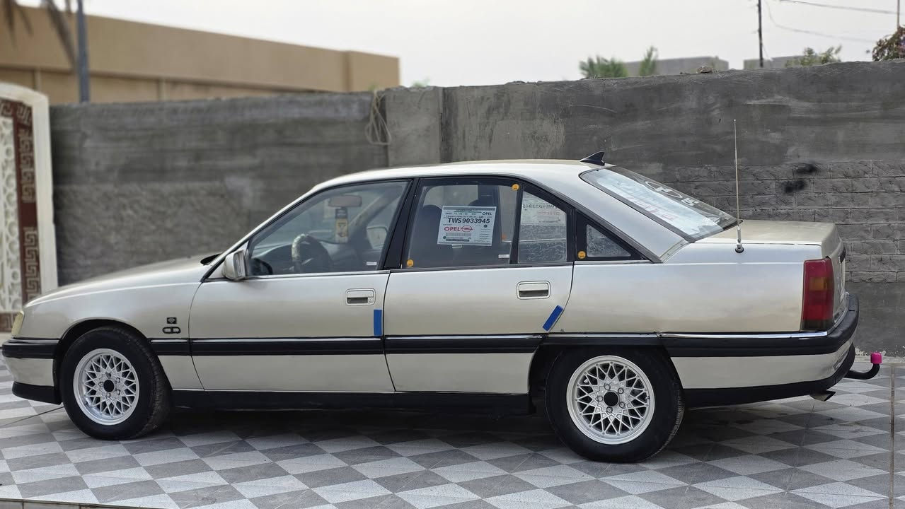 يالله اوبل #اوميكا للبيع موديل 92 محرك 2000 كير عادي رقم الانبار ألماني صبغ عام #جماليه #فقط #كفاله من الضربه والخويس تخم تاير تخم ويل #السعر35 وبيها مجال بصيط  فتحه سقف محرك كير صدر كهربائيات كلها شغاله مكاني رمادي للإستفسار ***********
