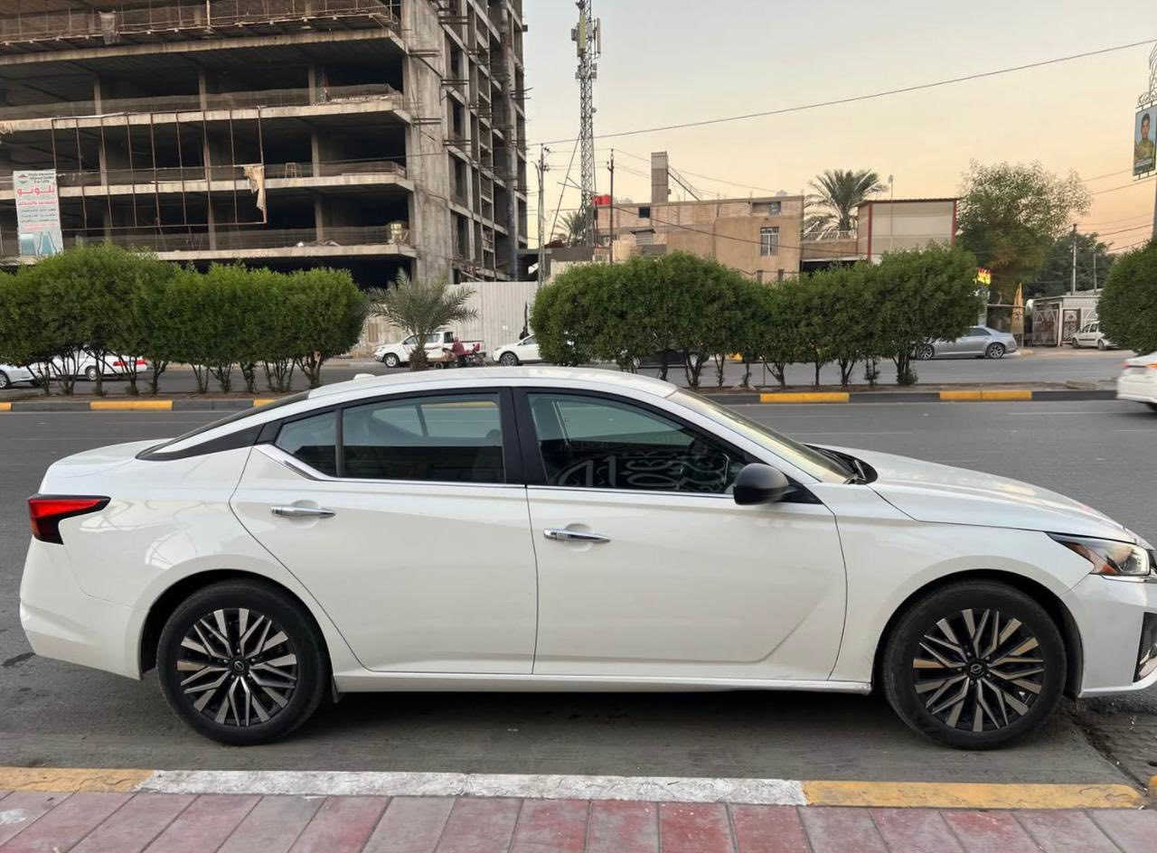 السلام عليكم 
نيسان التما 2025 سيارة دخول جديد تترقم جميع المحافظات غير الشمالي سيارة نقص مابيها حادثها لغد امامي بسيط فقط بدون دواخل سعر 140 و بيها مجال مكانها كربلاء ***********
