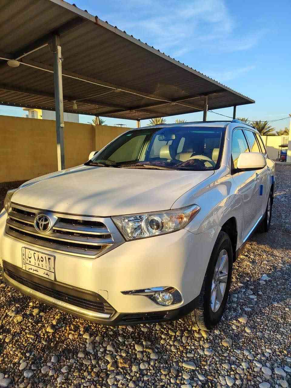 السلام عليكم 
✅محرك V6 3500 بلادي مامفتوح لا راجز ولا تنقيص.
✅كير  و حداديه بلادي وبدون اي نقص. 
✅طخم تاير جديد. 
المسافة المقطوعة 148000mile.
صبغ قطعتين : الجاملغ الايمن الامام تبديل و البنيد صبغ فقط.
المواصفات فول عدا البصمة : 
فتحة،شاشة بلادي،سماعاتJBL،كشنات جلد،ثلاث قطع تبريد،تدفئة كشنات،تحكم ستيرن جهتين،7 راكب،جنطة كهرباء وشفط،مثبت سرعة.

ملاحظة: 
السيارة مال جناي والصيانة عند وكيل تويوتا المبدع في الفلوجة. القائم, الأنبار


**إذا كنت صاحب هذا الإعلان وتريد حذفه لأي سبب، رجاءا أرسل رسالة إلى الدعم الفني**