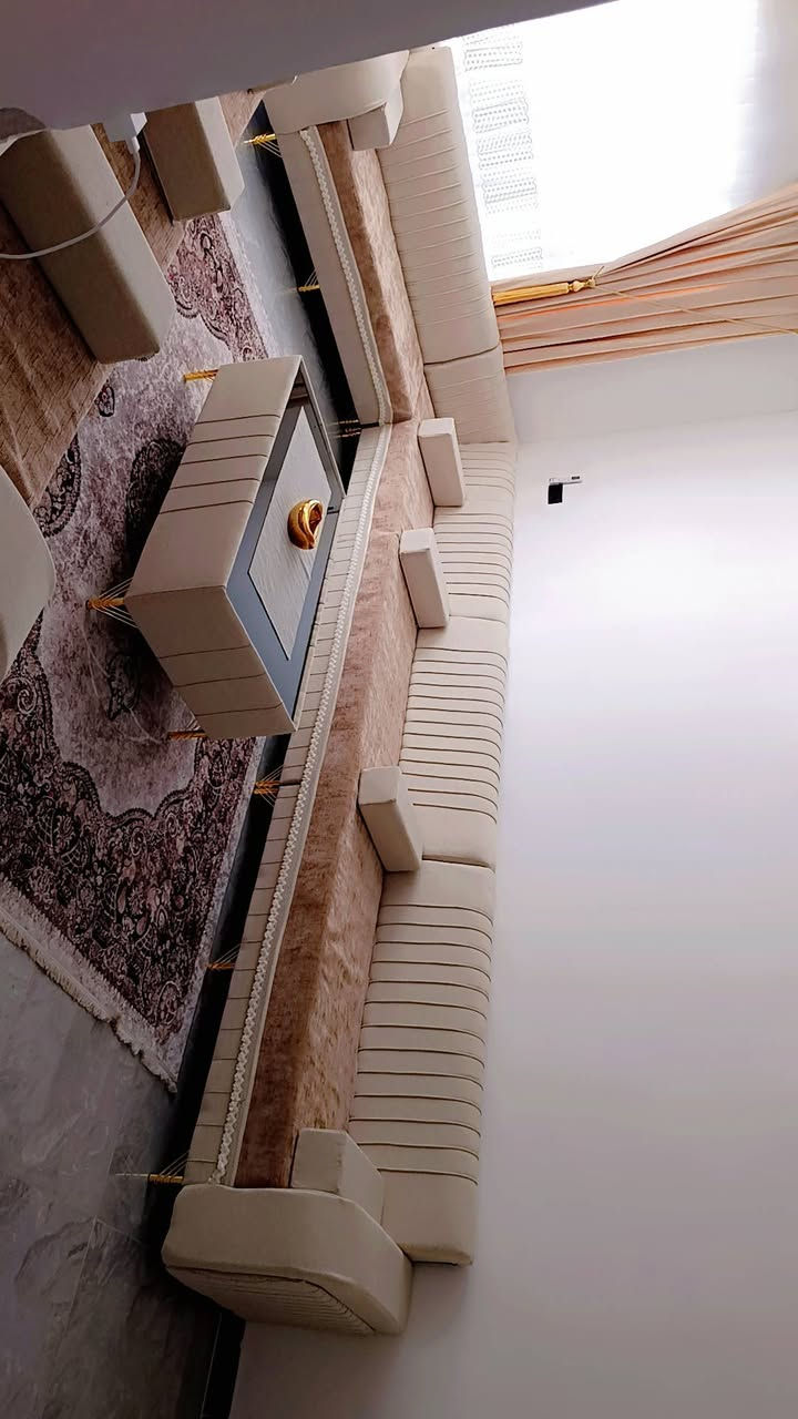 دار للبيع في بانميل قرب قاعه كلهر مساحه 240 غرفتين وصاله هول داخلي  صحيات داخلي وخارجي فول سيراميك وسقف ثانوي درج خارجي ***********
