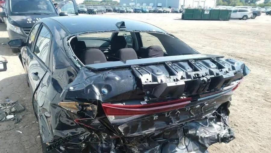 الانترا وارد موديل ٢٣ فول لفول مواصفات ماشية ٣١ الف حادثه خلفي مبدل قبع جنطه وباب السائق مصلح وجامه خلفيه بدون ايرباك بيه رش ٣ قطع بامريكا محرك ٢٠٠٠ دوش مكانه بغداد الكرخ ***********
