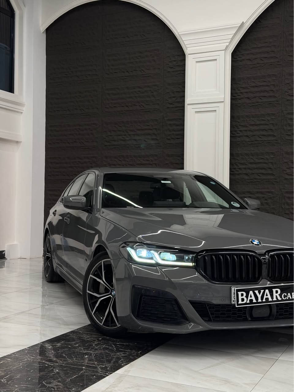 بی ئێم BMW 2022 530i رەنگی چیمەنتۆ 
تاک لە جوانی و خاوێنی لێدران تەنها 
چاملغی لای سەکن ئێرباگ تەنها سوکان ١ پەنجە قەلەمکاری بۆنیت M packej بیلادی  قەپات مواسەفات 64 هەزار کیلۆمەتر رۆشتوە 
سعرەک خوار بازار بۆ زانیاری زیاتر
*********** أربيل, العراق
