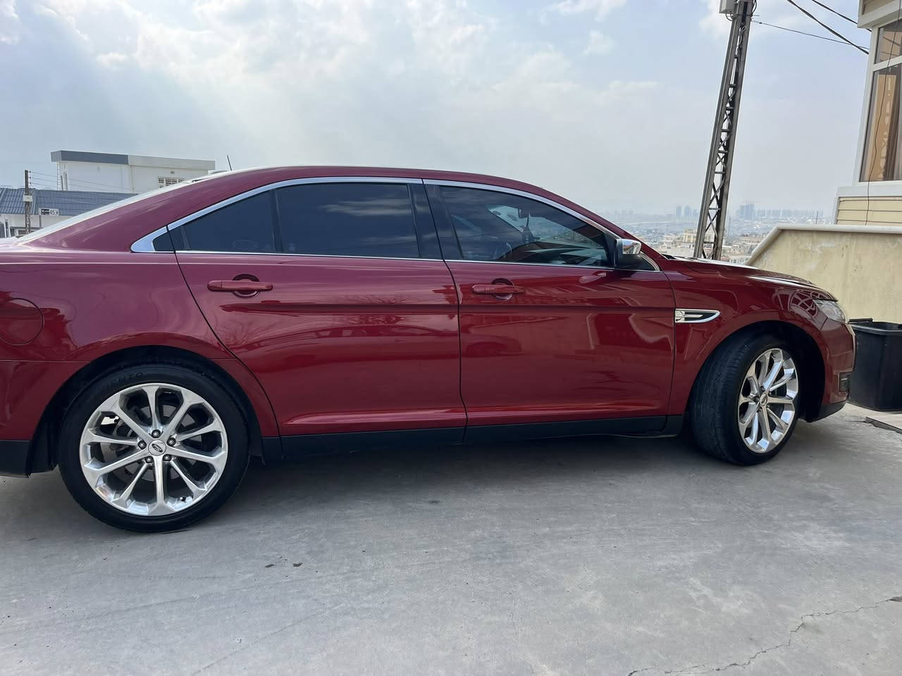 السلام عليكم ورمضان كريم عل جميع يارب فورد تورس موديل 17 فول موصفات لمتت دخل عسلي السياره كير مكينه بلادي برغي ما مفتوح بيه صدر خلفي امامي سنويه هزه براد لحد 31 جديدا 
ماشيه 102 
السياره احلى من الصور 
صبغ فقط بنيد 
بدون دينار مصرف 
مكان السياره سليمانيه 
تحويل وكال خادم لطيبين 
السعر 143 كلشي موجود بل سوق وعندي حسب لنضاف ول سعر تحياتي لجميع 
***********
***********
