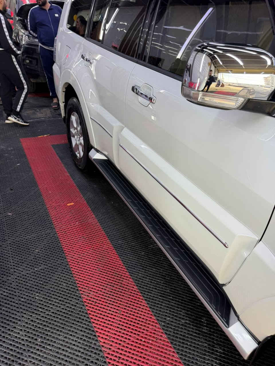 سلام عليك باجيرو فول موصفات واحد عل واحد موديل ٢٠١٩ سياره بعدها بحاله الوكال ماشيه ٢٤٢٠٠ بعديه زيرو سياره مكفول كفاله عامه من بارد و الصبغ والشخط سياره جديد بعنه الكلمه سياره جاهزه بسمي تحويل مباشر مكان بغداد السعر ب ٢٣٥ قفل 🔐 *********** الشراي ينتصل ويدلل
