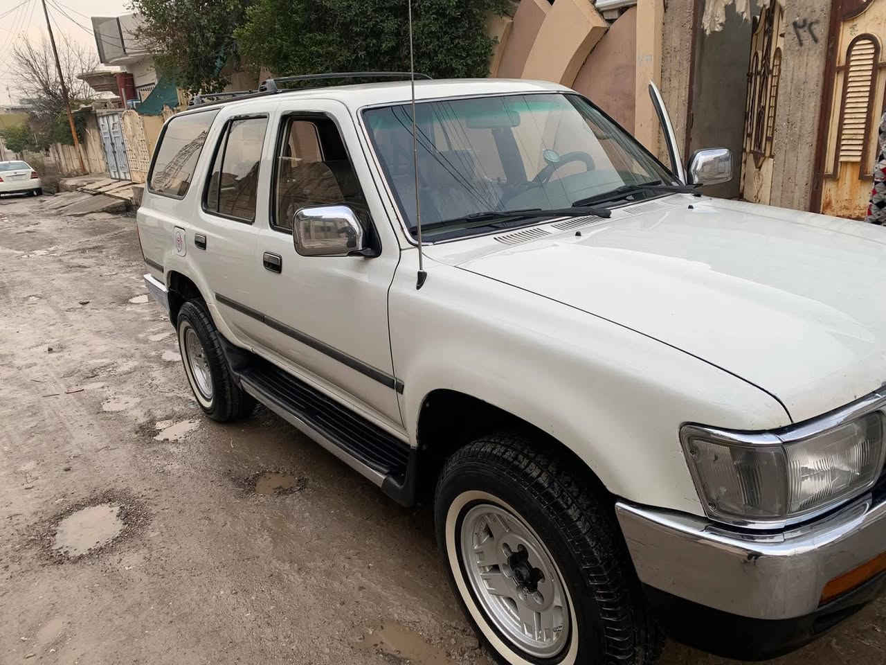 تويوتا فور رنر للبيع موديل 1995 للبيع قطره صبغ مابيها وبلا ضرر كير ومحرك بلادي مامحور  v6 3000 كير توماتيك وجامات كهرب قفل مركزي سياره بلاديه وشرعيها بل موصل تحويل السعر 65$ بيها مجال ***********
