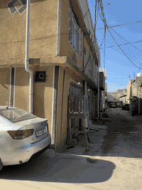 السلام عليكم بيت للبيع كربلاء قرب قنطرة السلام شارع المدرسي مساحة ١٥٠ ركن طابو سند ٢٥ تبليط كافه الخدمات مجاري كهرباء يبعد عن الامام عشر دقائق اقرب نقطة على باب طويريج يحتوي على ٤ غرف نوم ٣ فوك وحده جوا يحتوي على صالتين واستقبال ومطبخ وحديقه داخليه وحمامين جوا  وصاله فوك وحمامات يصلح حسينية وبيت سكن بناء حديث السعر ١٧٥مليون مجال بسيط جدا الاستفسار ‭٠٧٨٠ ٣٢٤ ٧٩٣٥‬
