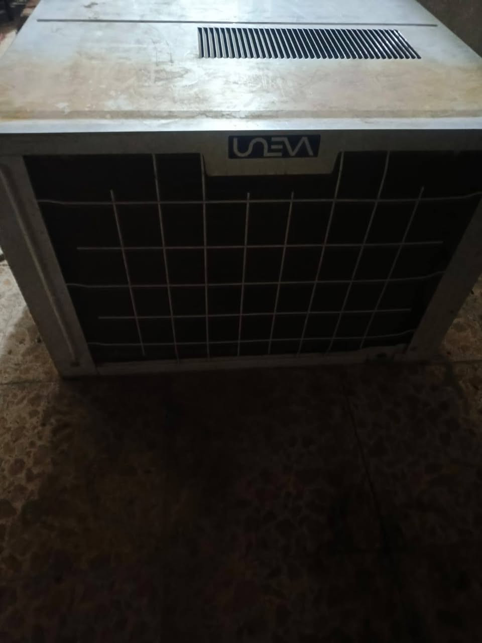 سلام عليكم اخواني جميعا عندي ديوان للبيع ومكيف طنين ونص امانت الله لامصلح ولا مفتوح وعل الفحص سعر الديوان 150 بي مجال سعر المكيف 275 بي مجال حك الجيه نجف حي الغري ***********
