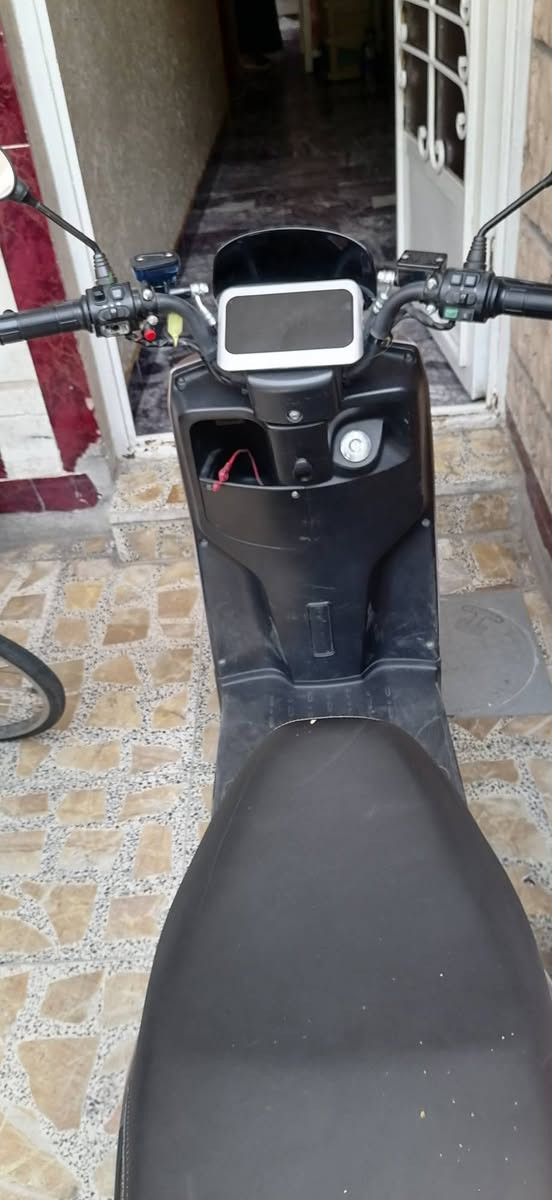 السلام عليكم دراجة شحن 318 اخت الجديدة بطاريات جديد ملف عقل جديد السعر ٦٥٠ وبيها مجال الهاتف ***********
